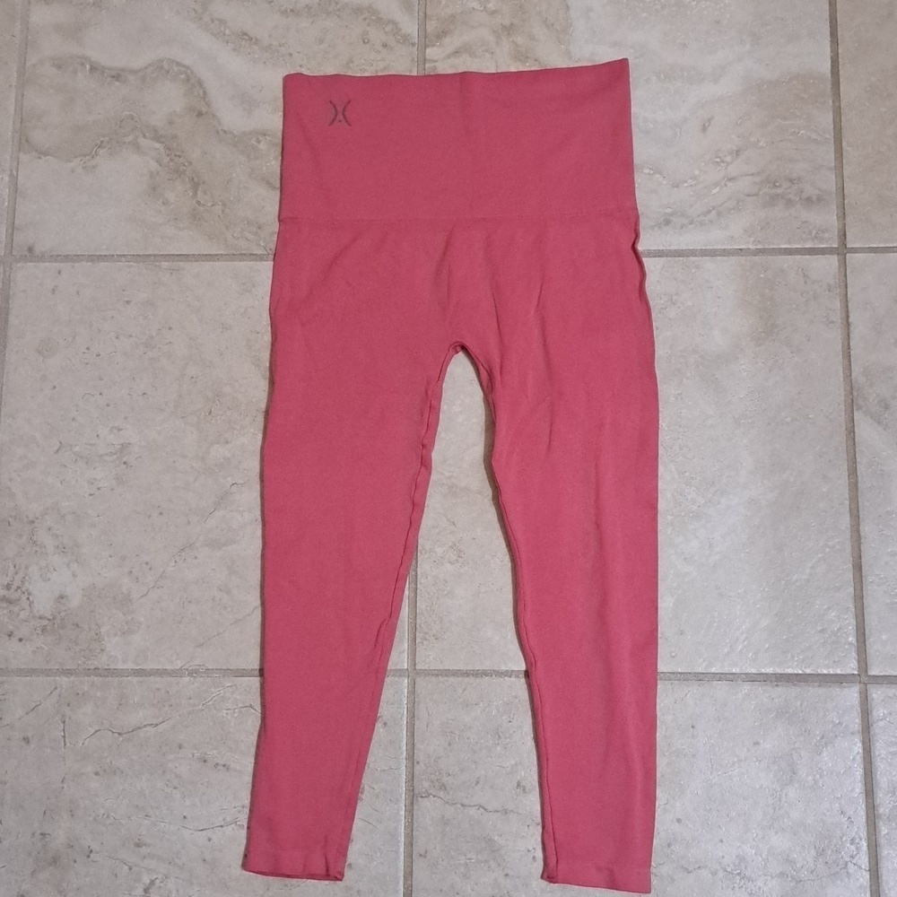 YUMMIE TUMMIE by Heather Thomson S/M pink stretch leggings, barely worn!